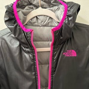 Like new North Face Reversible Moondoggy 550 Down Jacket size 10/12 (M)